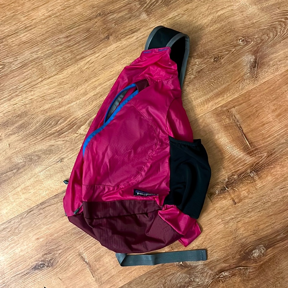 Patagonia crossbody travel pack